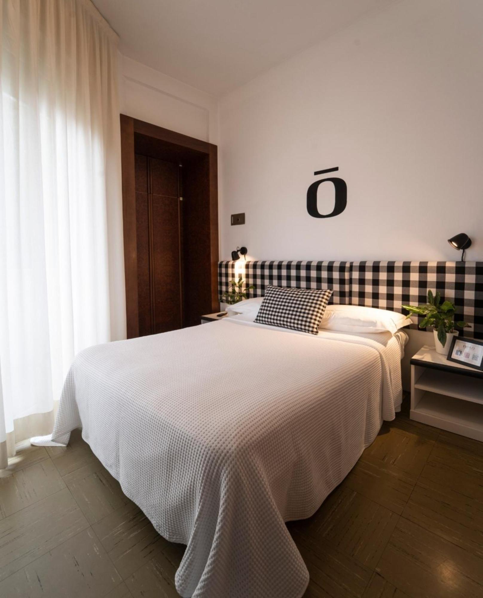 Hotel Aplo - Breakfast Experience แชร์เวีย ภายนอก รูปภาพ