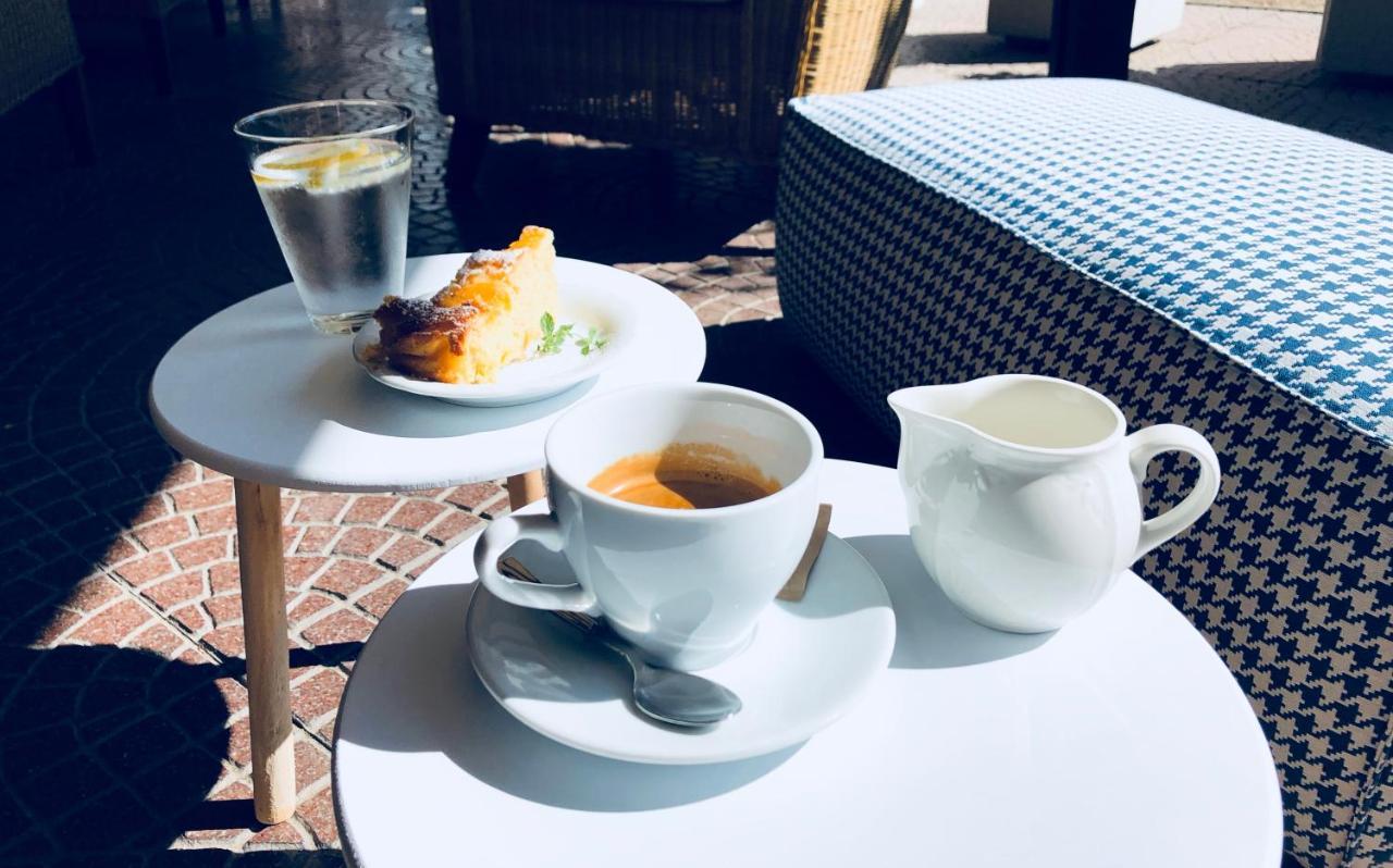 Hotel Aplo - Breakfast Experience แชร์เวีย ภายนอก รูปภาพ