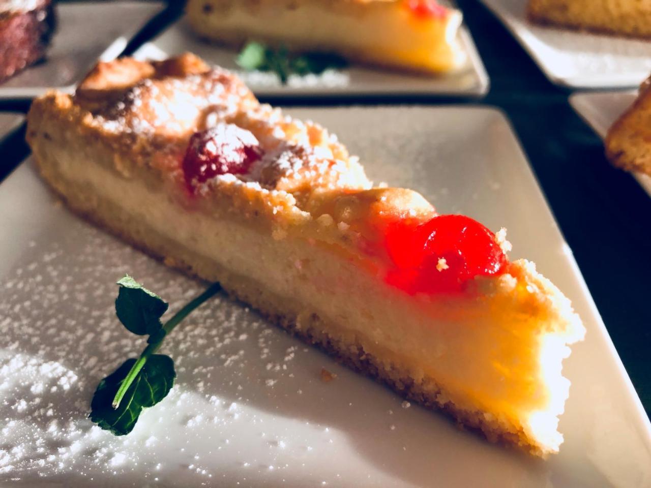 Hotel Aplo - Breakfast Experience แชร์เวีย ภายนอก รูปภาพ